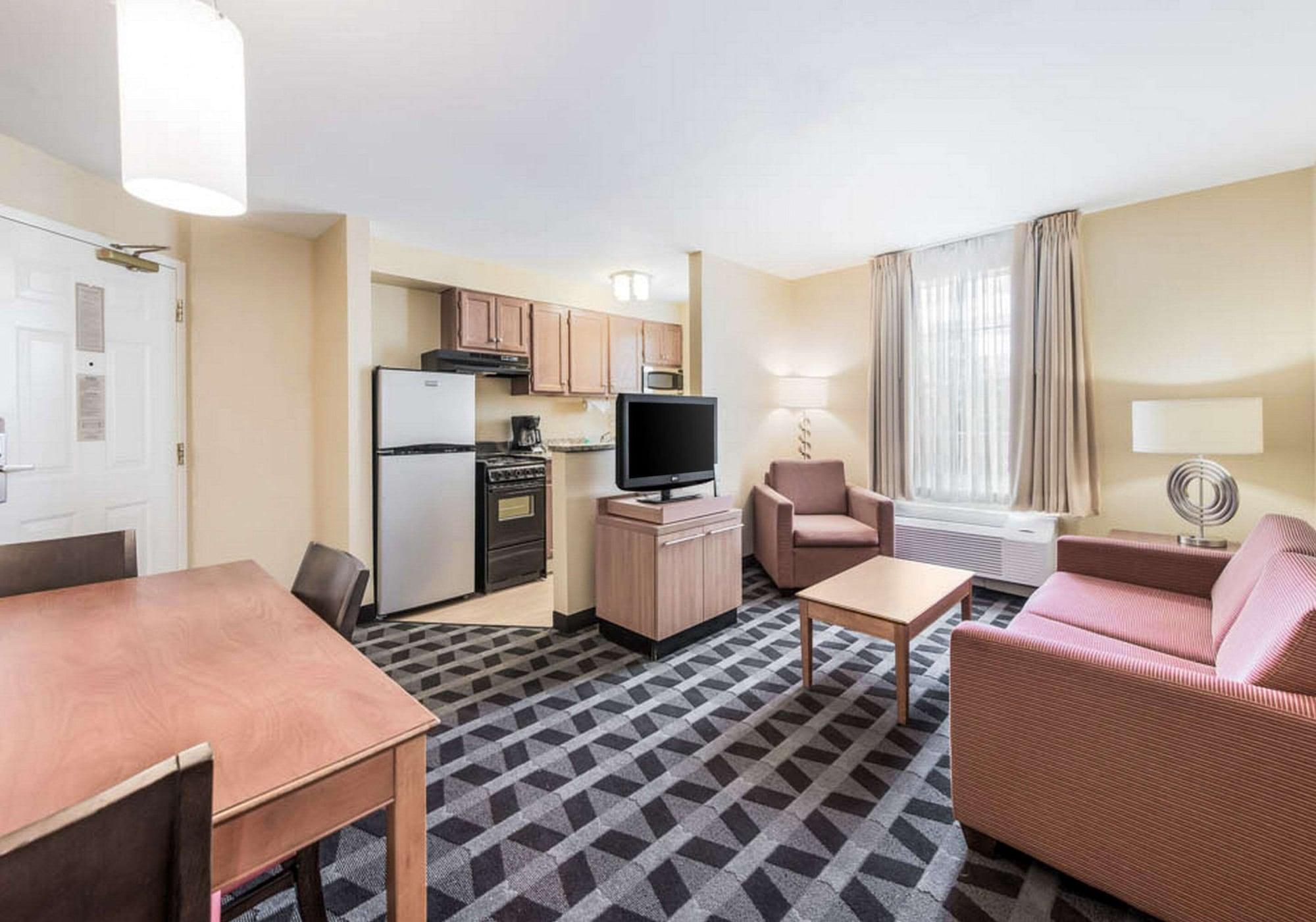 Birch Hills Suites - Blue Ash Exteriér fotografie